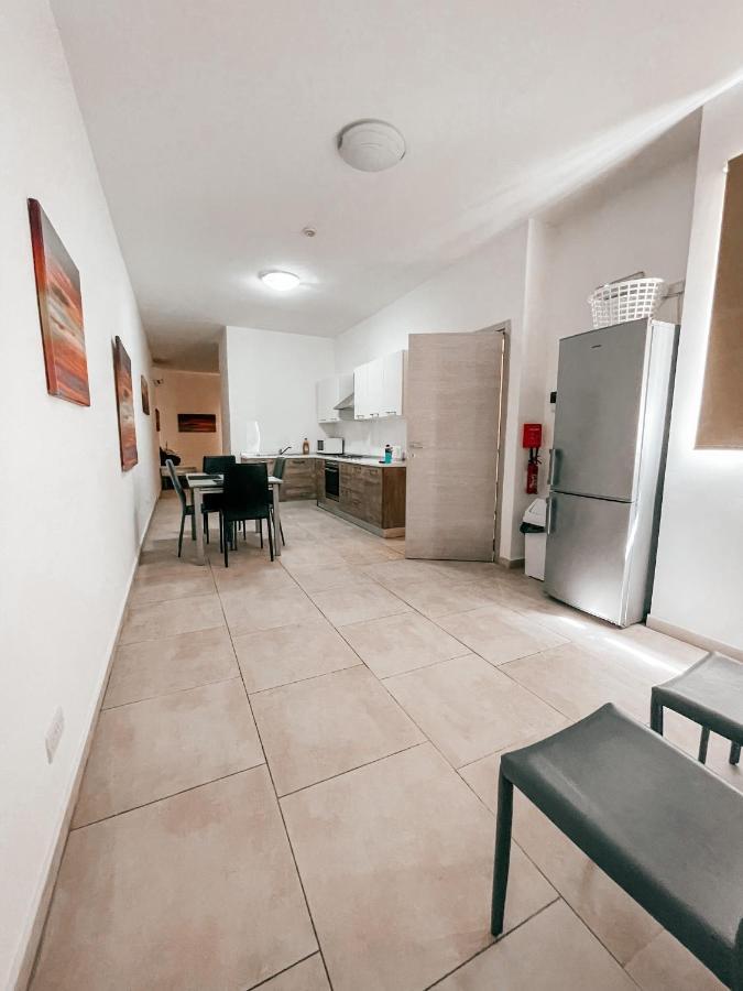 Central Modern Apartment 그지라 외부 사진